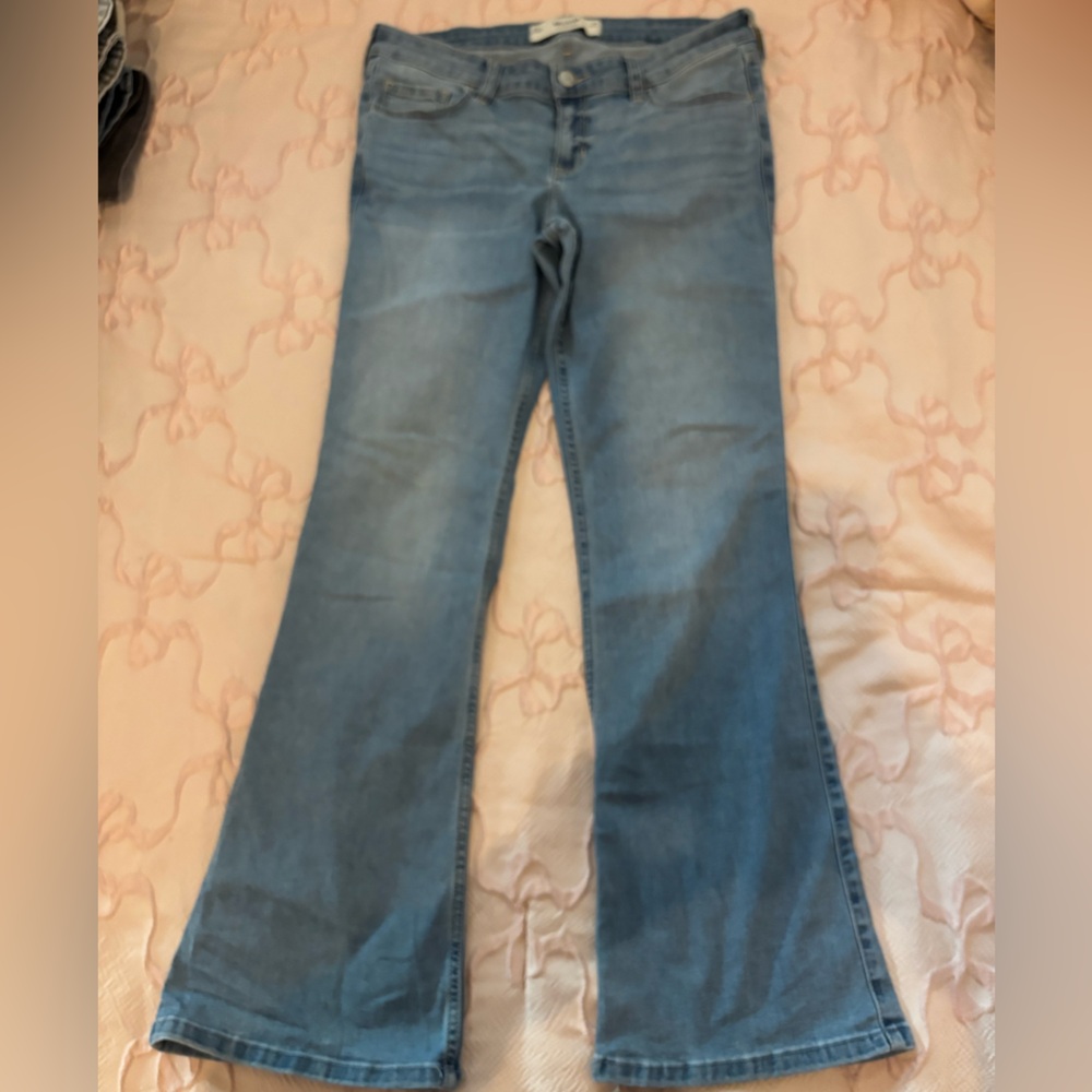 Hollister Classic Blue Bootcut Low-Rise Women's Jeans